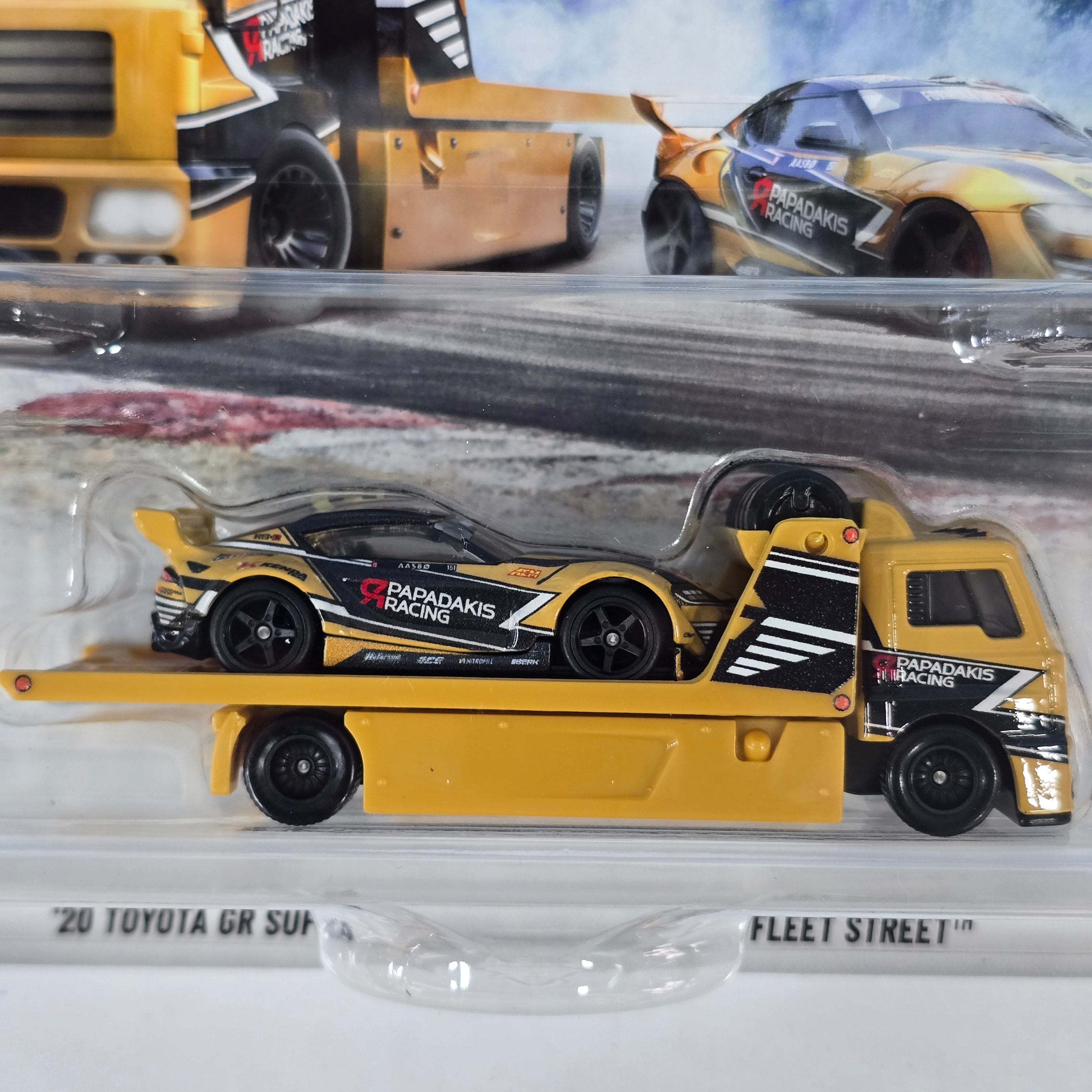 HOT WHEELS PREMIUM TEAM TRANSPORT 20 TOYOTA GR SUPRA + FLEET FLYER #86 DASH J 2025