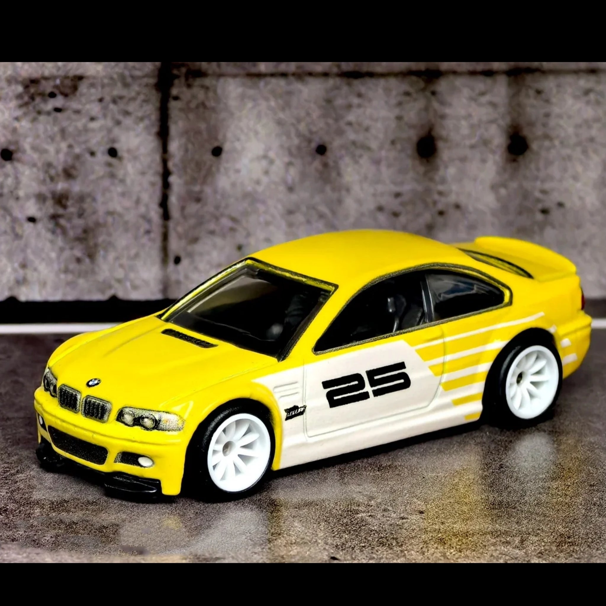 HOT WHEELS PREMIUM TEAM TRANSPORT BWM M3 + HW HAULER LEGEND TOUR