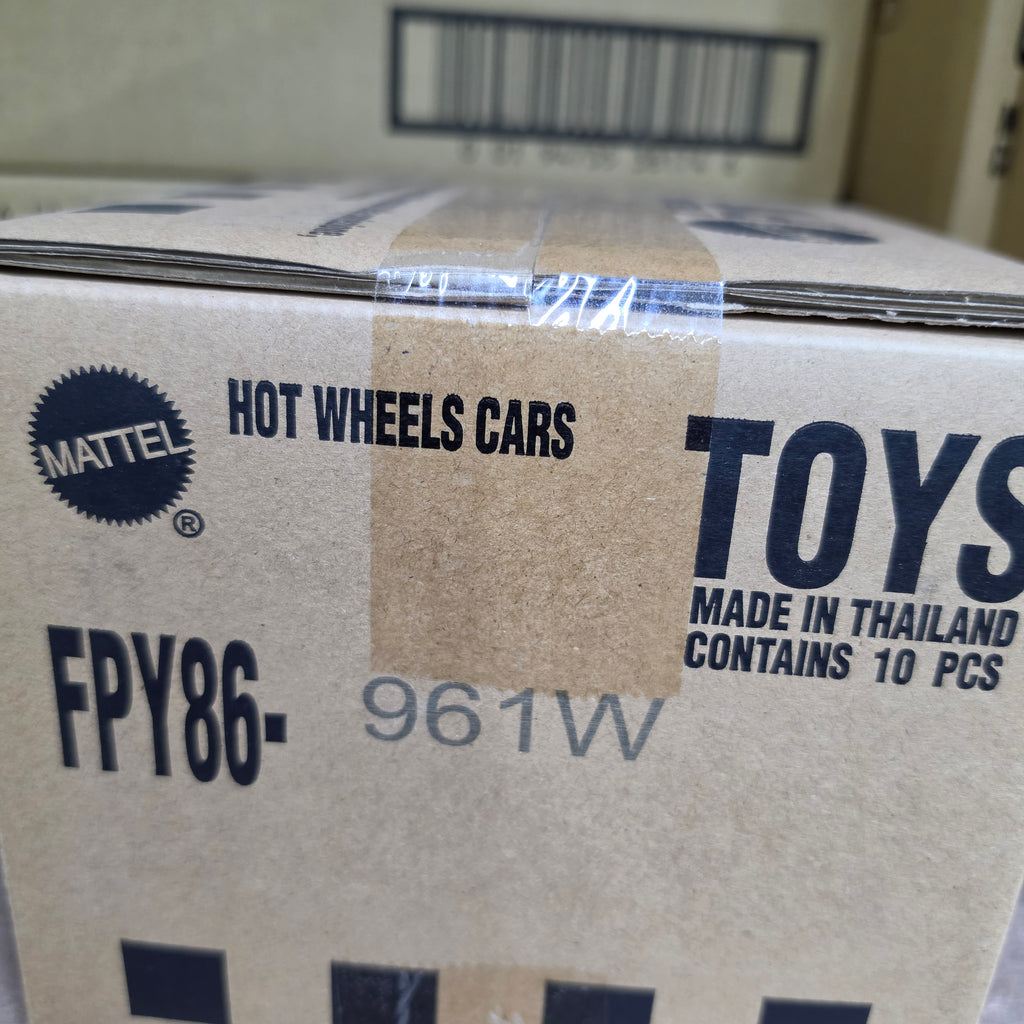 HOT WHEELS PREMIUM DEUTSHLAND SEALED BOX CASE OF 10pcs FPY86 - 961W (Chase is Random)