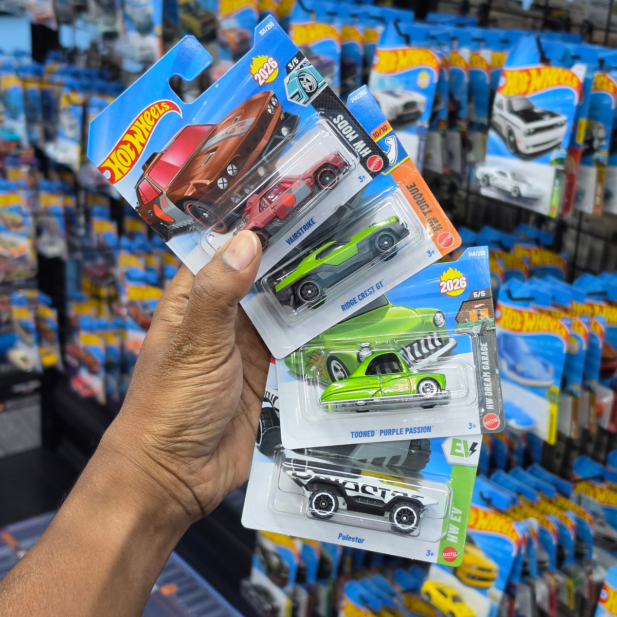 HOT WHEELS BASIC CARS FANTASY  BULK COMBO PARTY BOX ORIGINAL MATTEL