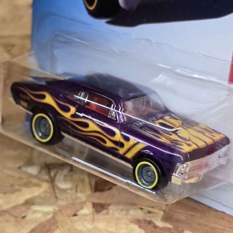 HOT WHEELS 68 CHEVY NOVA SUPER TREASURE HUNT