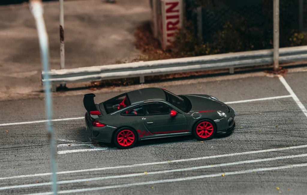 [PRE ORDER] TARMAC WORKS 1/64 PORSCHE 911 GT3 RS (997.2) CODE T64G-091-GY BOX