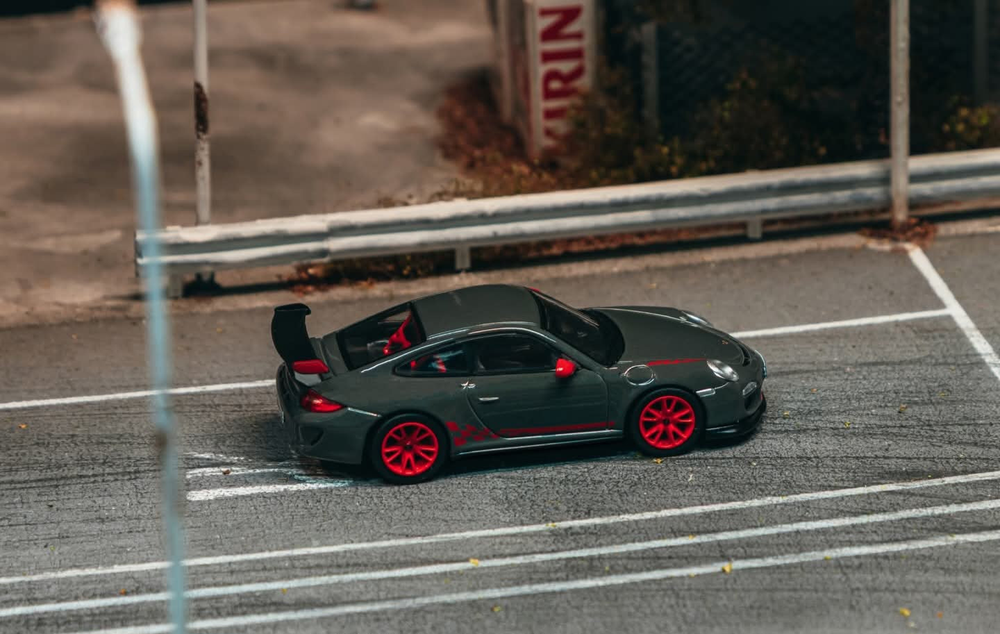 [PRE ORDER] TARMAC WORKS 1/64 PORSCHE 911 GT3 RS (997.2) CODE T64G-091-GY BOX
