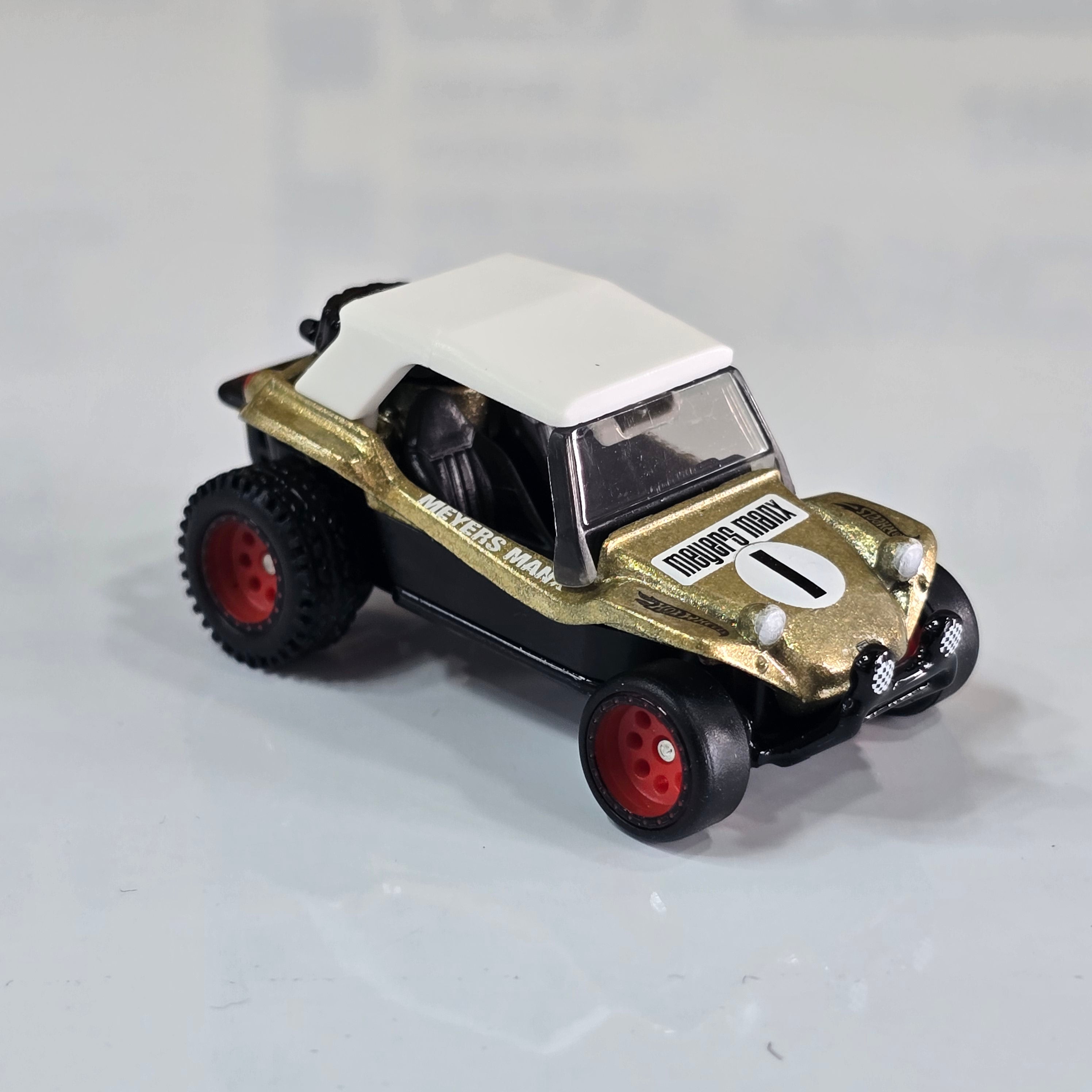 HOT WHEELS PREMIUM BOX SET GARAGE - 5 PCS CAR DESERT DIORAMA