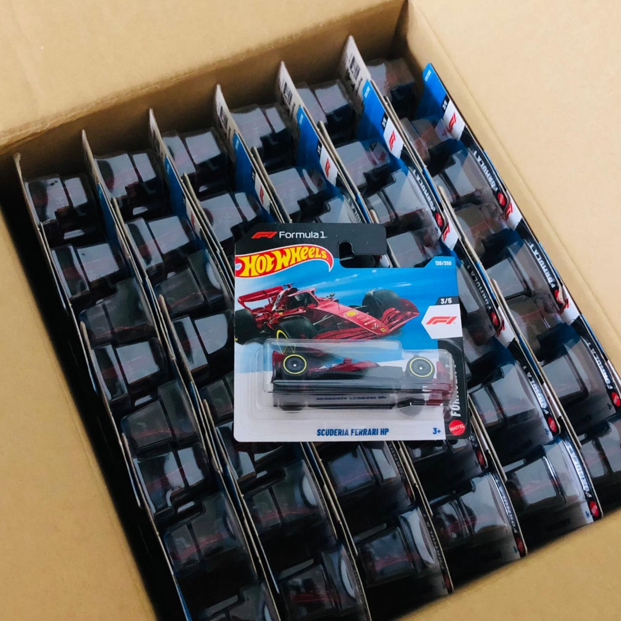 HOT WHEELS F1 SCUDERIA FERRARI HP SHORT CARD