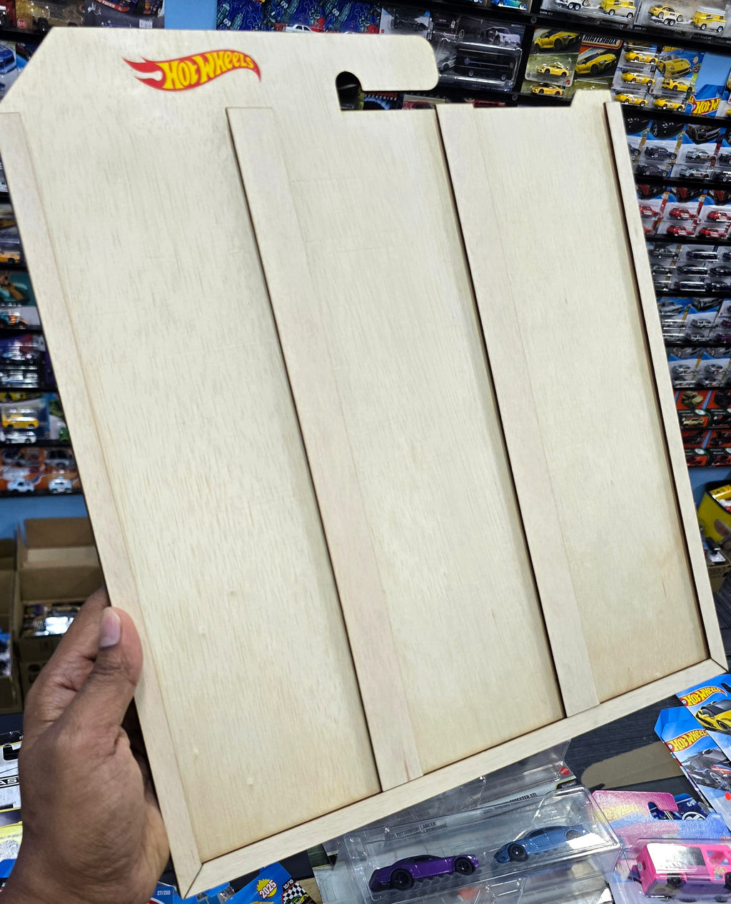 [PRE-ORDER] WOODEN CARD SLOT FRAME FOR HOT WHEELS MATCHBOX MAINLINE CARD