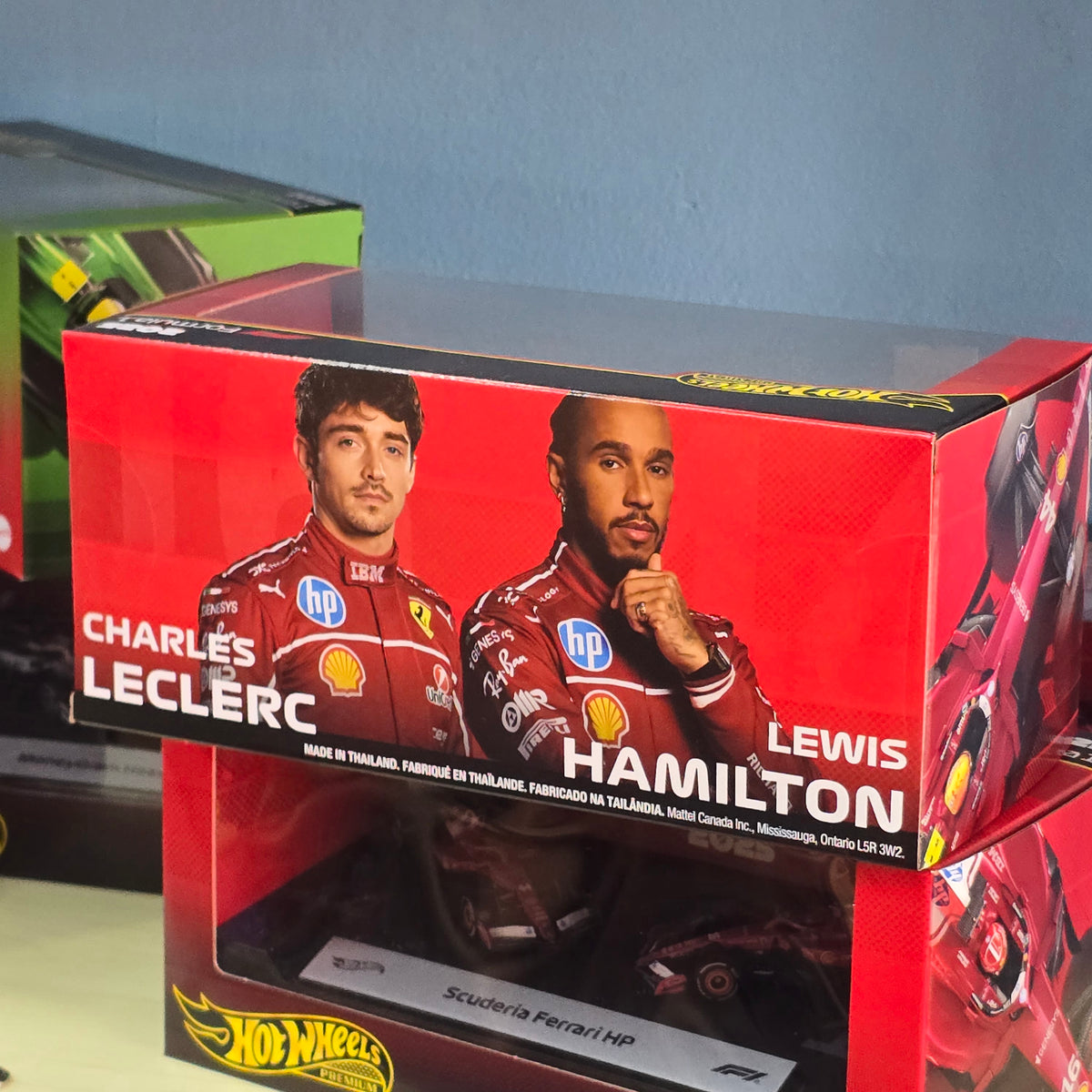 HOT WHEELS PREMIUM FERRARI SHELL F1 TEAM TWIN BOX 2025 LEWIS HAMILTON & CHARLE'S LECLERC