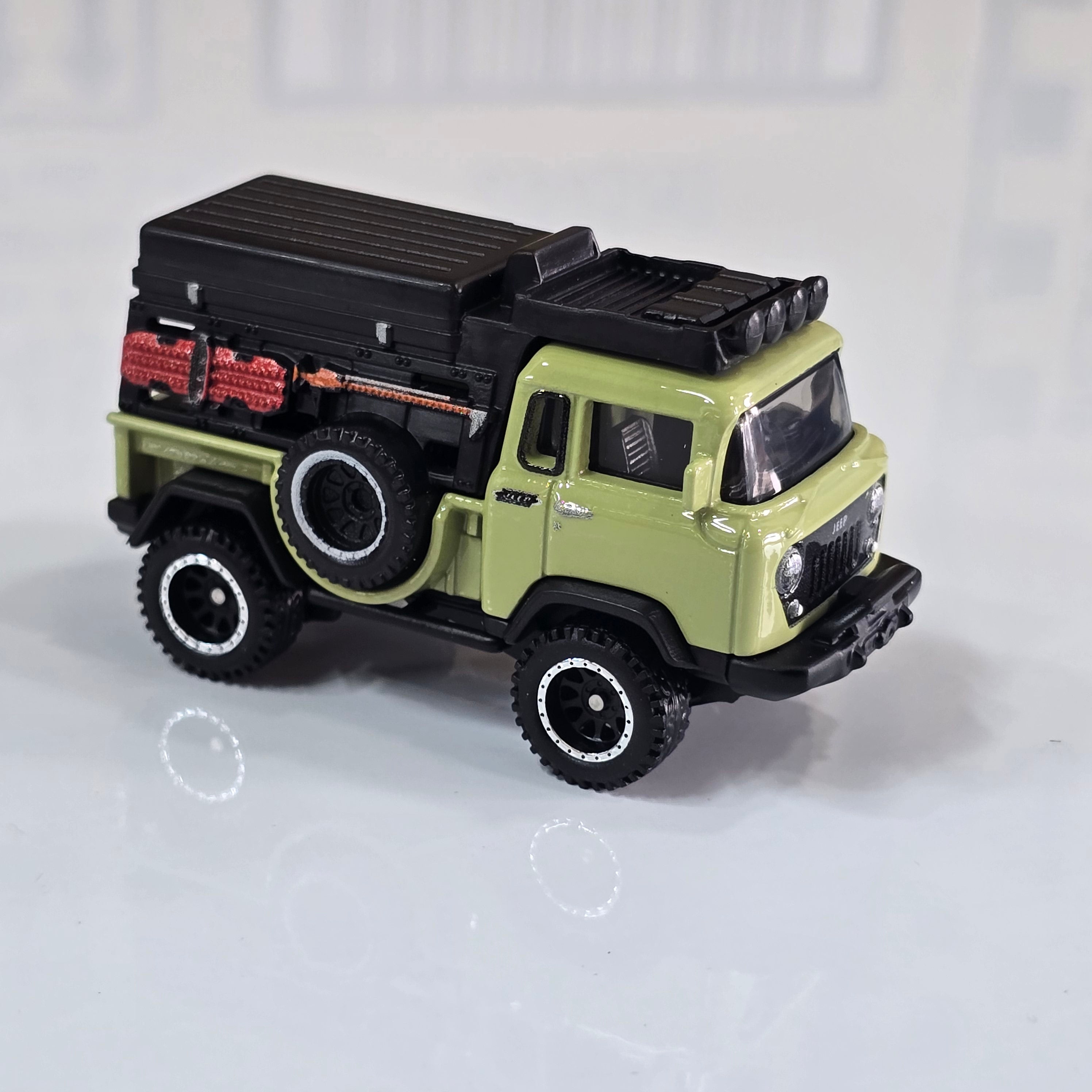 HOT WHEELS PREMIUM BOX SET GARAGE - 5 PCS CAR DESERT DIORAMA