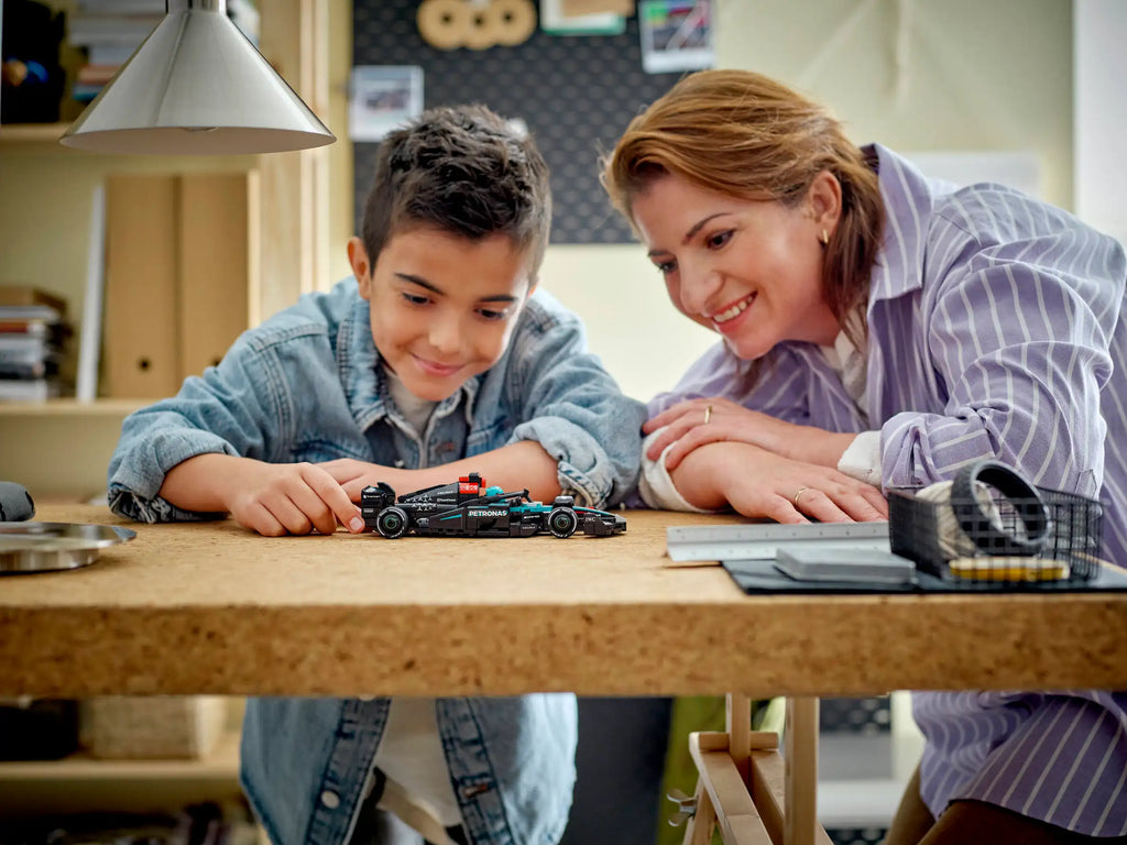 LEGO 77244 Mercedes-AMG F1® W15 Race Car 267pcs