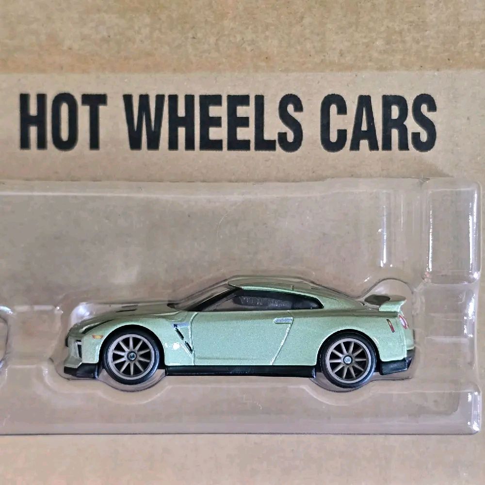 HOT WHEELS PREMIUM TWIN PACK NISSAN GT-R NISMO GT3 + NISSAN GT-R R35