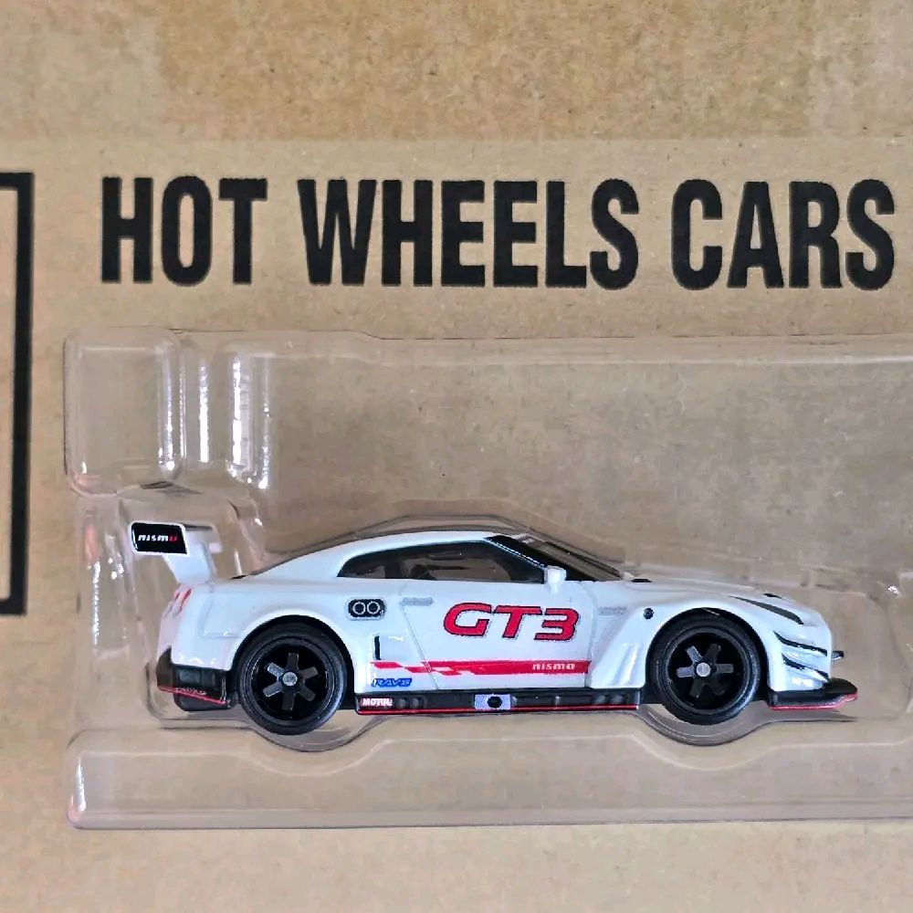 HOT WHEELS PREMIUM TWIN PACK NISSAN GT-R NISMO GT3 + NISSAN GT-R R35